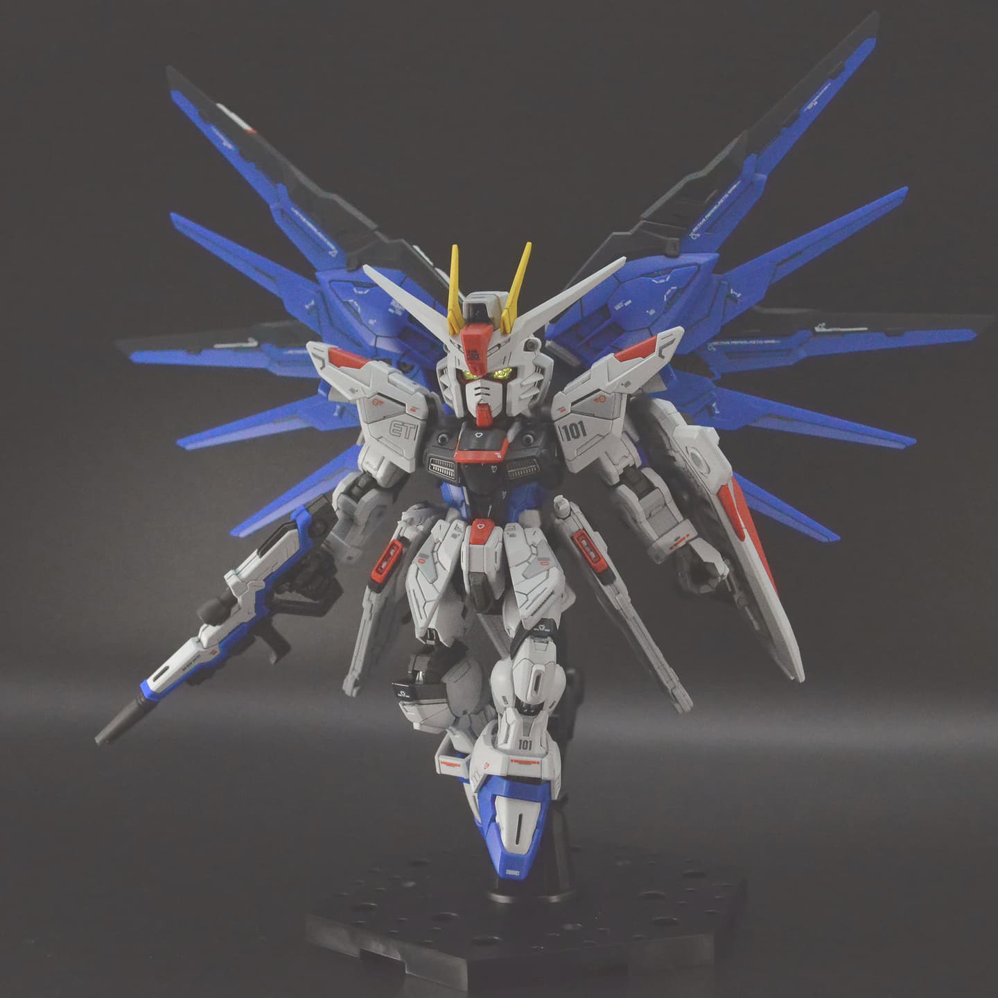 MGSDフリーダムガンダムのプラモデル完成写真