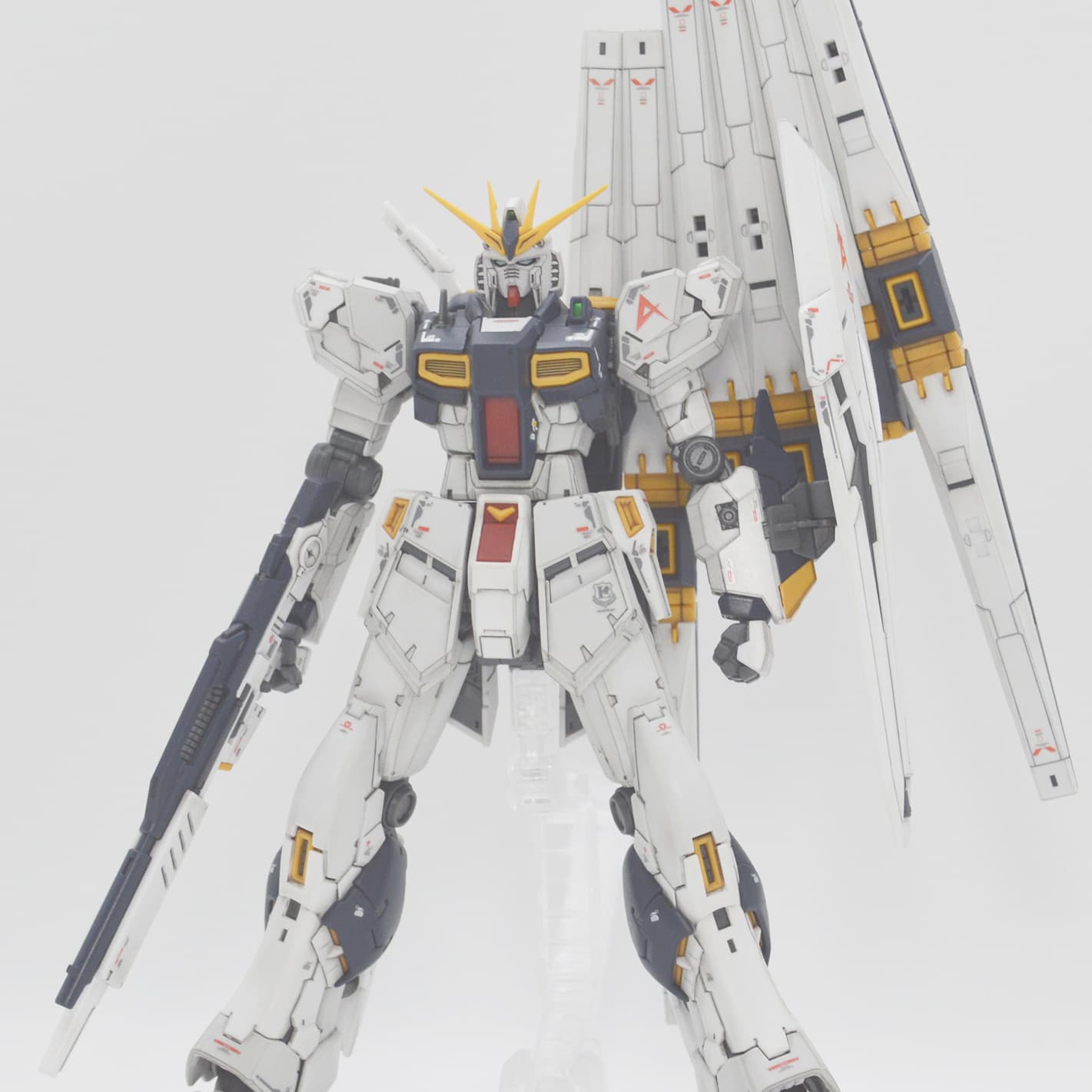 RG νガンダムのプラモデル完成写真